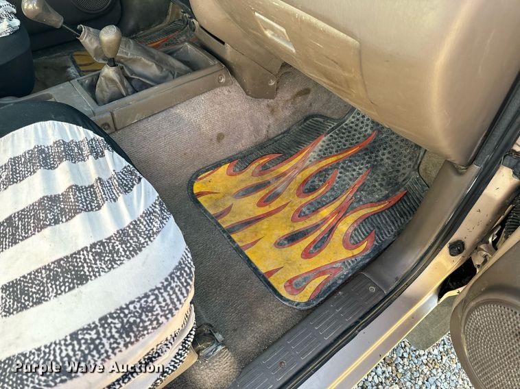 image for item EH6692 1999 Toyota  Tacoma pickup truck