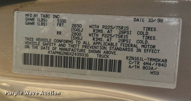 image for item EH6692 1999 Toyota  Tacoma pickup truck