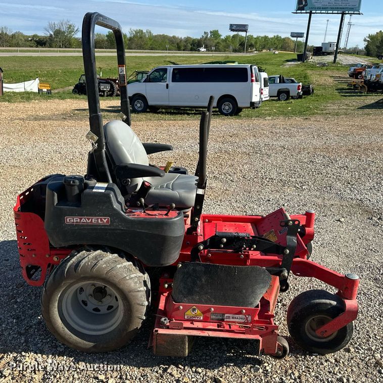 image for item EH6695 Gravely Pro-Turn 260 ZTR lawn mower