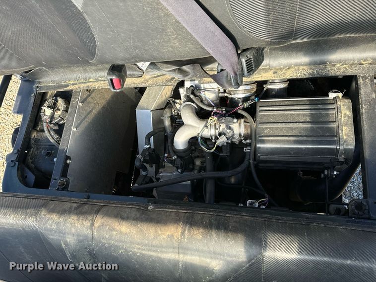 image for item EH6696 Mahendra Retriever 1000 utility vehicle