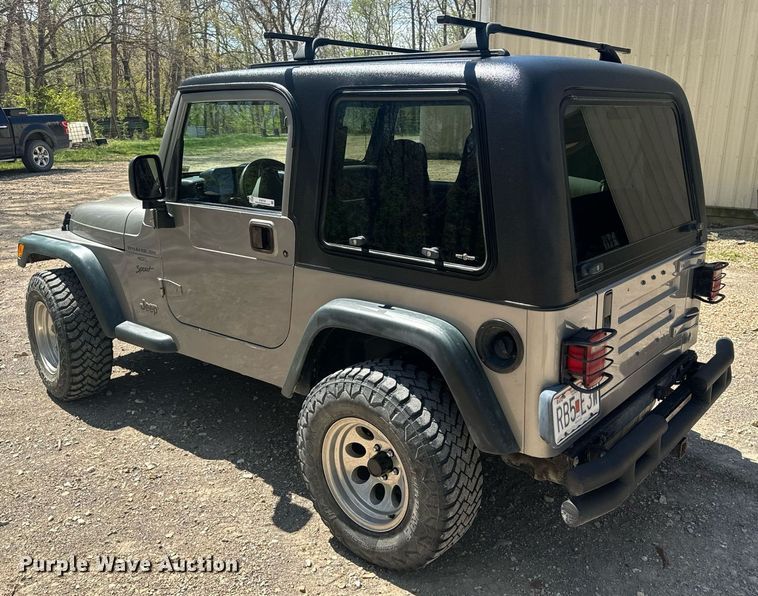 image for item EH6704 2000 Jeep Wrangler Sport SUV