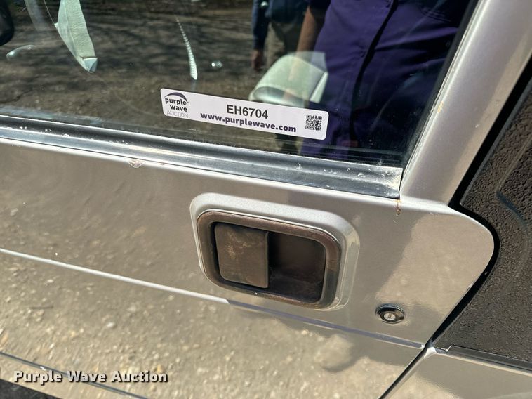 image for item EH6704 2000 Jeep Wrangler Sport SUV