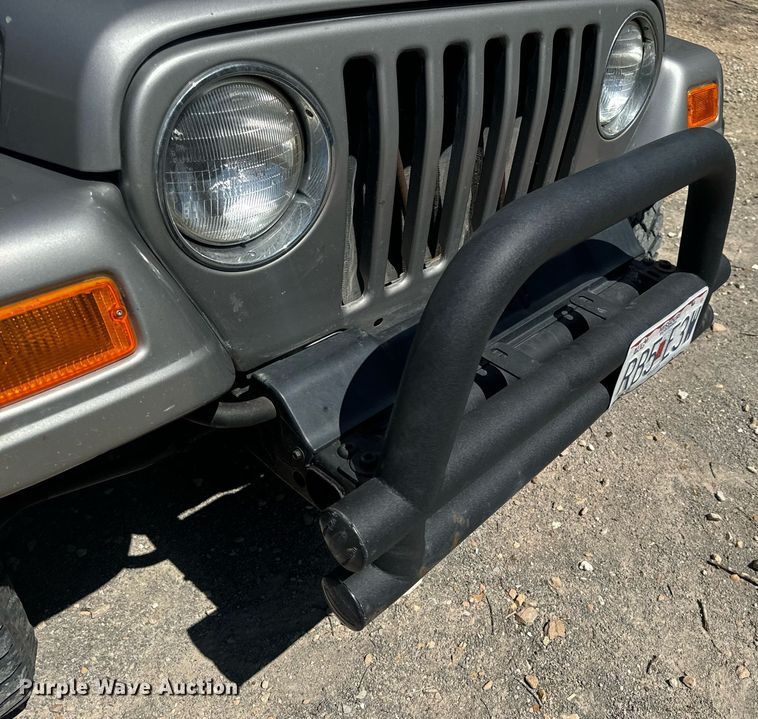 image for item EH6704 2000 Jeep Wrangler Sport SUV