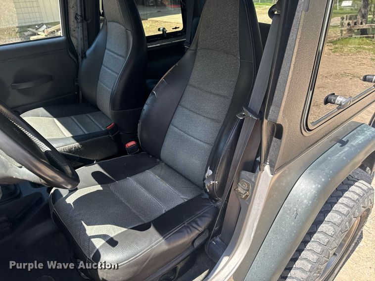 image for item EH6704 2000 Jeep Wrangler Sport SUV