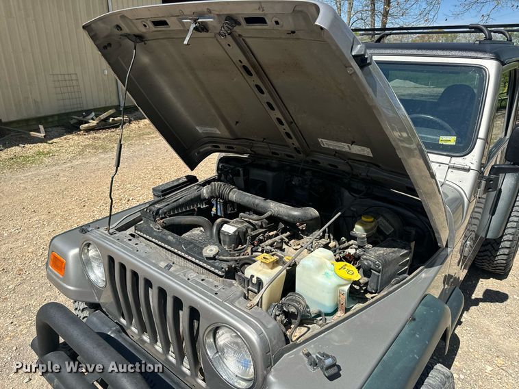 image for item EH6704 2000 Jeep Wrangler Sport SUV