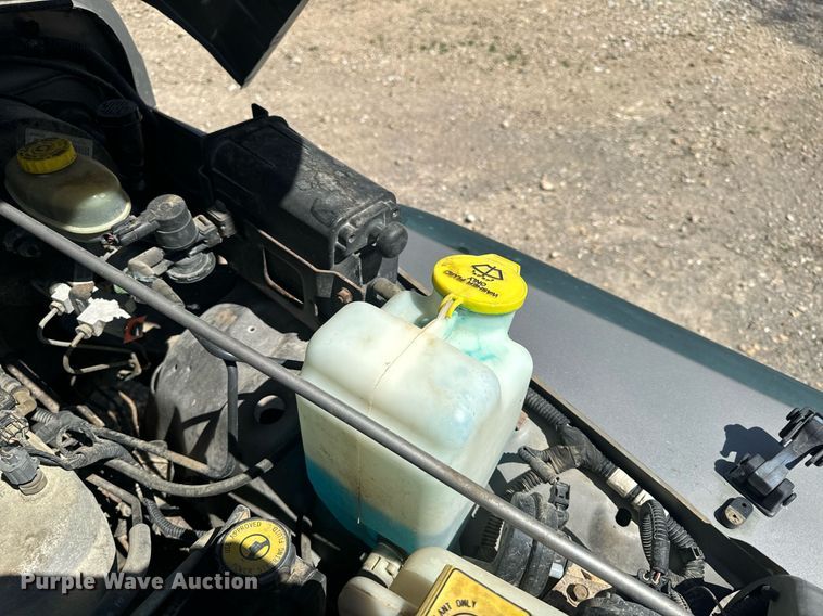 image for item EH6704 2000 Jeep Wrangler Sport SUV