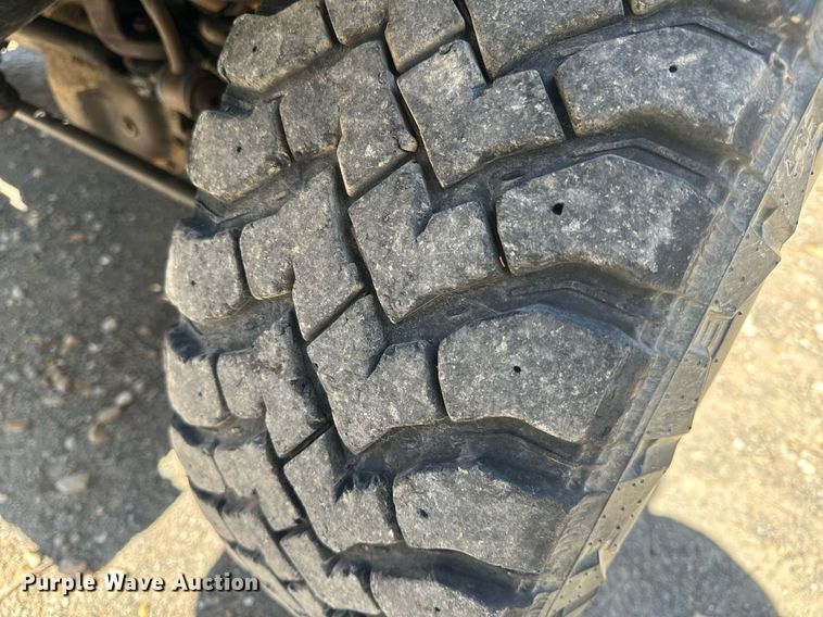 image for item EH6704 2000 Jeep Wrangler Sport SUV