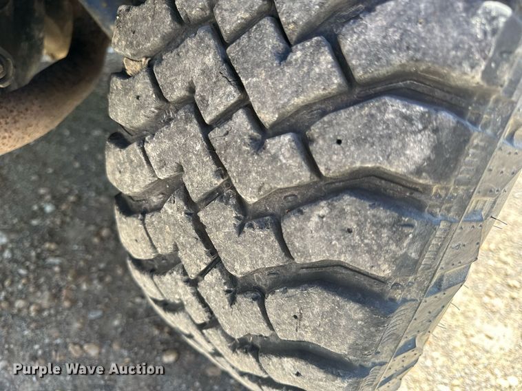image for item EH6704 2000 Jeep Wrangler Sport SUV