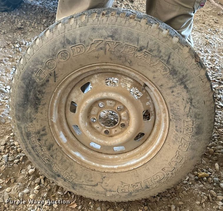 image for item EH6704 2000 Jeep Wrangler Sport SUV