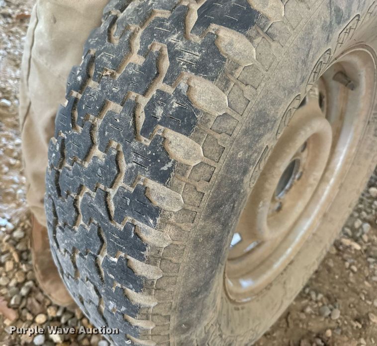 image for item EH6704 2000 Jeep Wrangler Sport SUV