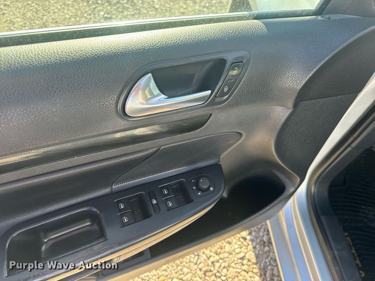 image for item EH6710 2010 Volkswagen Jetta TDI 