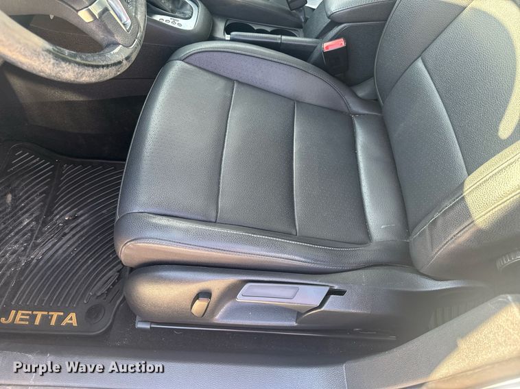 image for item EH6710 2010 Volkswagen Jetta TDI 