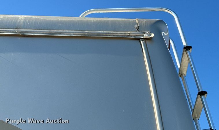 image for item EH6711 2003 Newmar Kountry Star RV