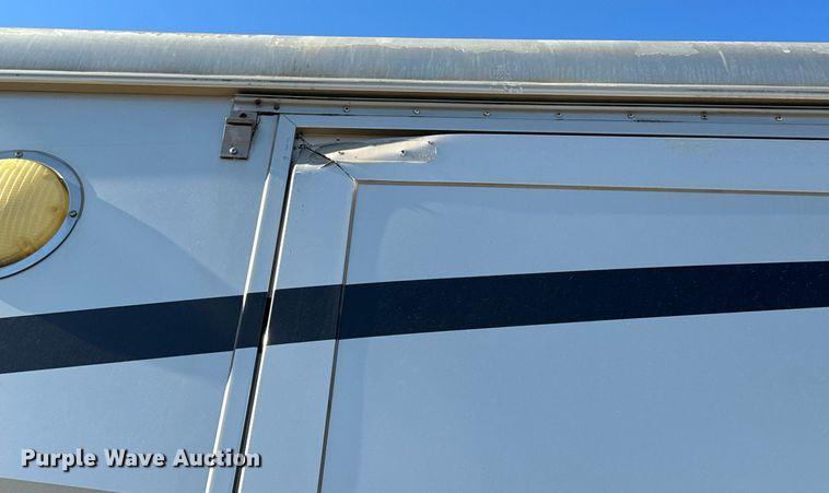 image for item EH6711 2003 Newmar Kountry Star RV