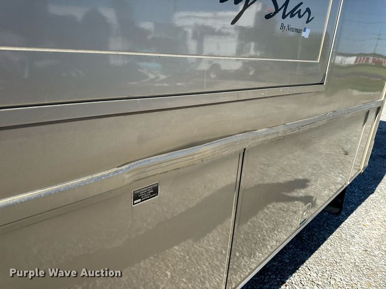 image for item EH6711 2003 Newmar Kountry Star RV