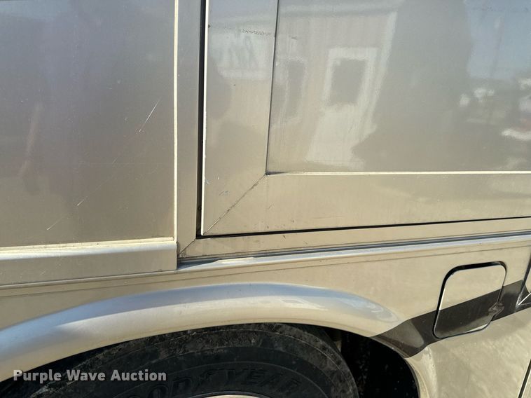 image for item EH6711 2003 Newmar Kountry Star RV