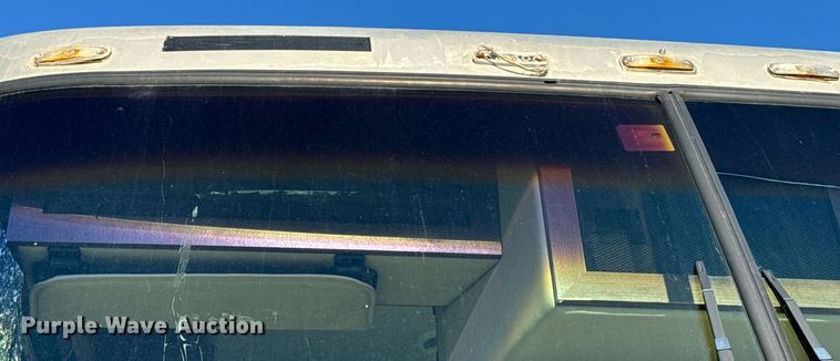 image for item EH6711 2003 Newmar Kountry Star RV