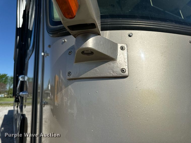 image for item EH6711 2003 Newmar Kountry Star RV