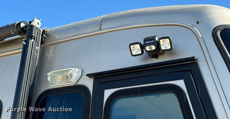 image for item EH6711 2003 Newmar Kountry Star RV