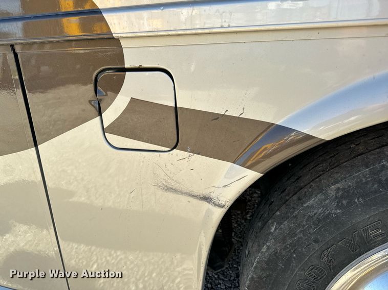 image for item EH6711 2003 Newmar Kountry Star RV