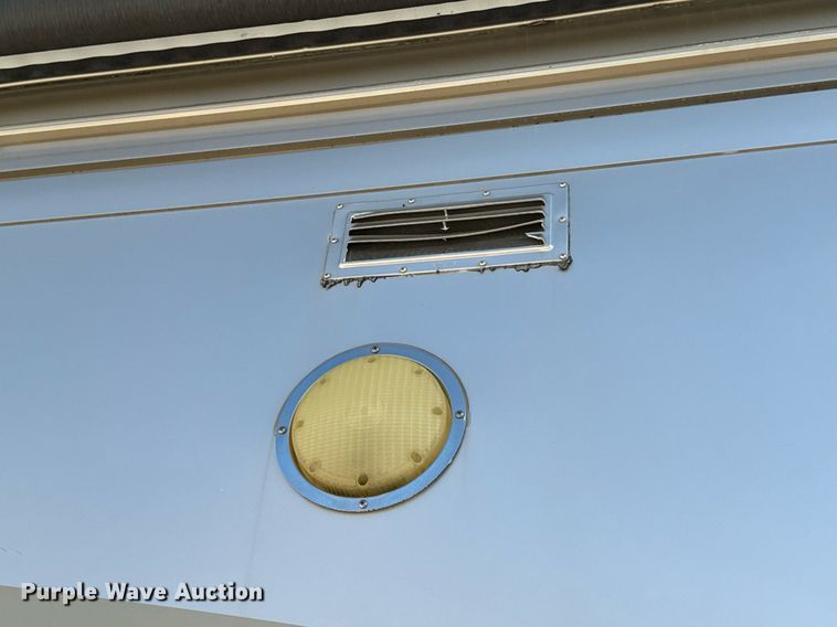 image for item EH6711 2003 Newmar Kountry Star RV