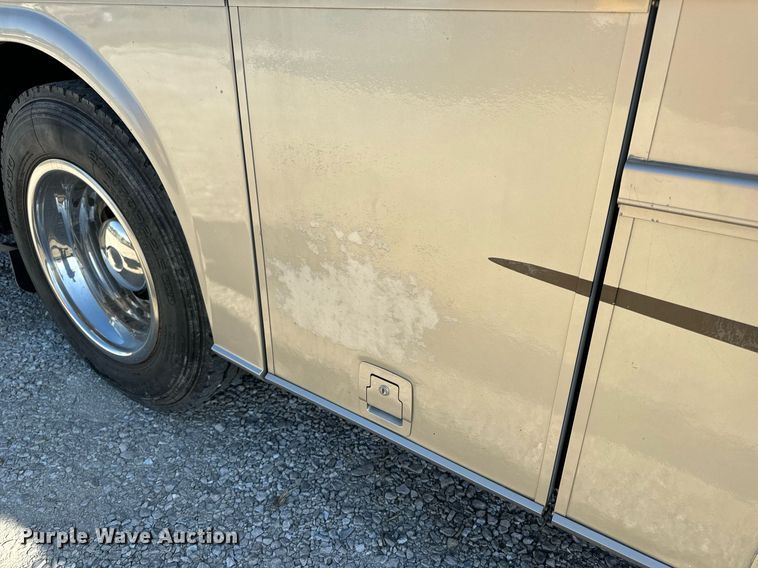 image for item EH6711 2003 Newmar Kountry Star RV