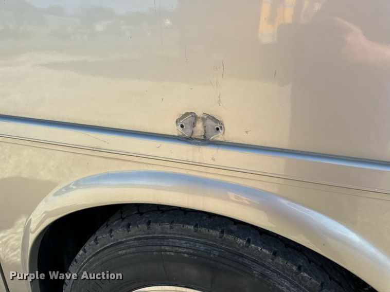 image for item EH6711 2003 Newmar Kountry Star RV