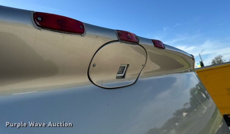 image for item EH6711 2003 Newmar Kountry Star RV