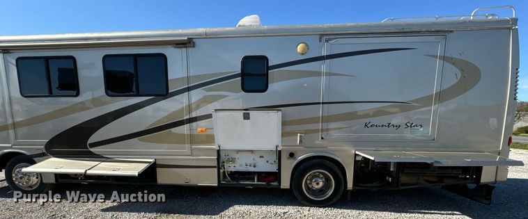 image for item EH6711 2003 Newmar Kountry Star RV