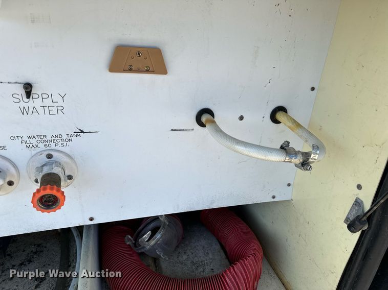 image for item EH6711 2003 Newmar Kountry Star RV