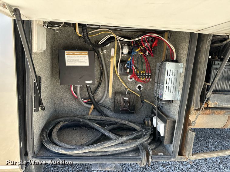 image for item EH6711 2003 Newmar Kountry Star RV