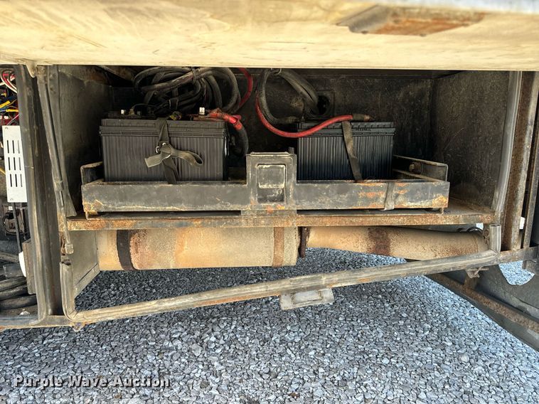 image for item EH6711 2003 Newmar Kountry Star RV