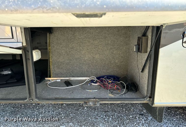 image for item EH6711 2003 Newmar Kountry Star RV