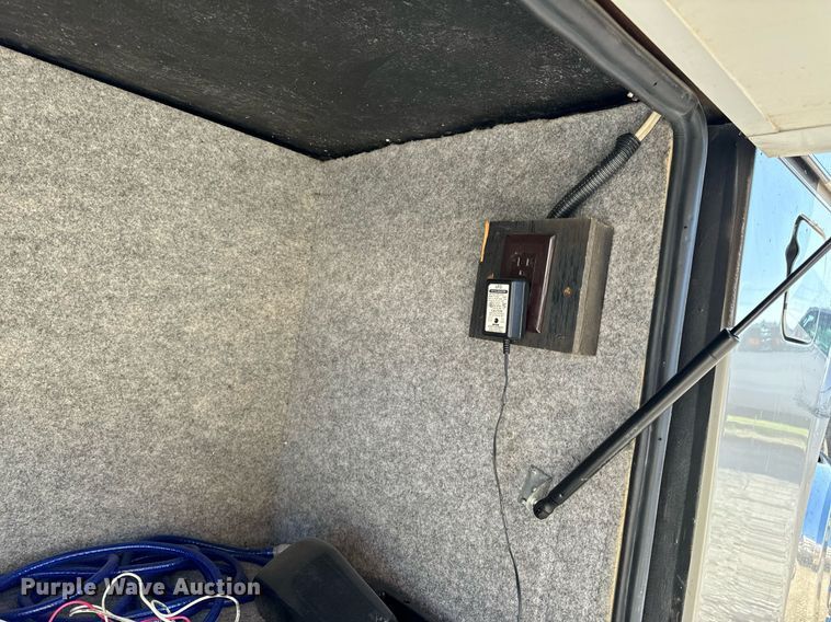 image for item EH6711 2003 Newmar Kountry Star RV