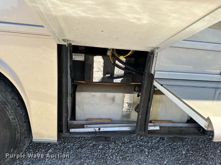 image for item EH6711 2003 Newmar Kountry Star RV