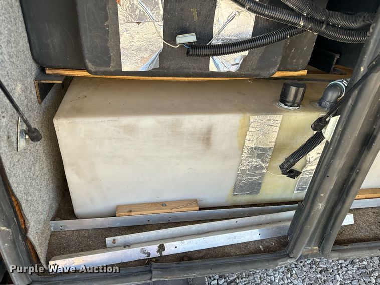 image for item EH6711 2003 Newmar Kountry Star RV