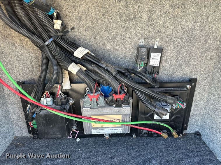 image for item EH6711 2003 Newmar Kountry Star RV