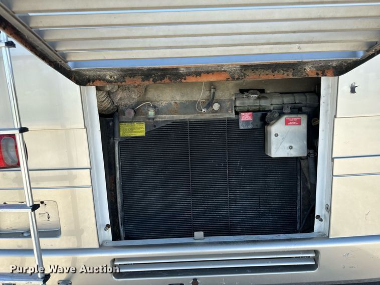 image for item EH6711 2003 Newmar Kountry Star RV