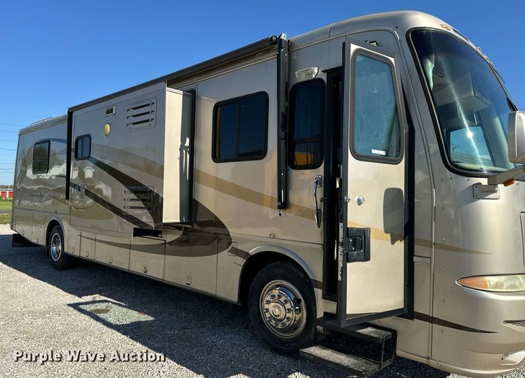 image for item EH6711 2003 Newmar Kountry Star RV