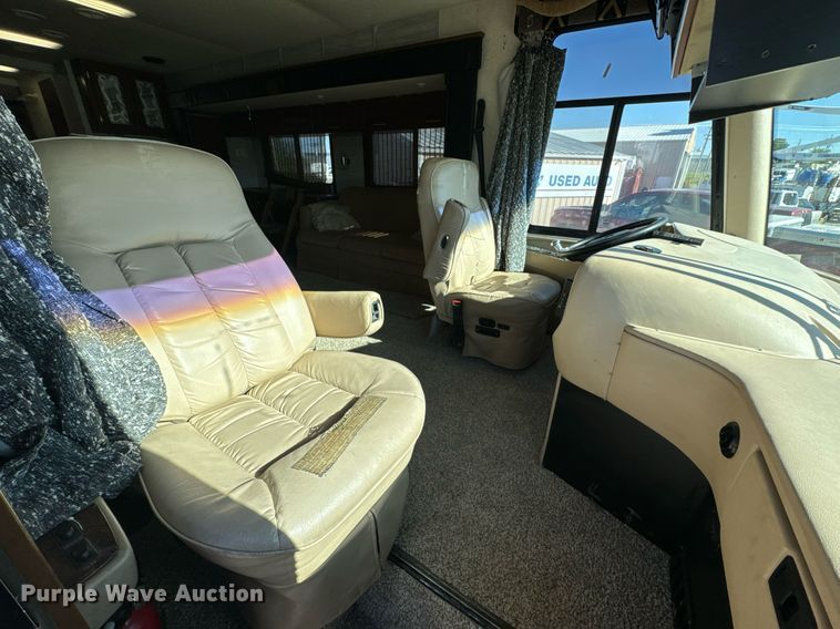 image for item EH6711 2003 Newmar Kountry Star RV