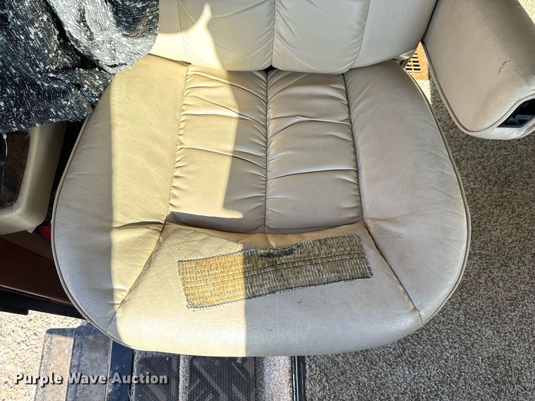 image for item EH6711 2003 Newmar Kountry Star RV