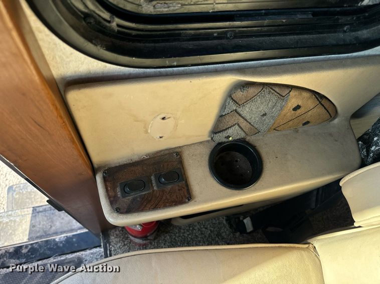 image for item EH6711 2003 Newmar Kountry Star RV