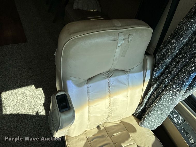 image for item EH6711 2003 Newmar Kountry Star RV