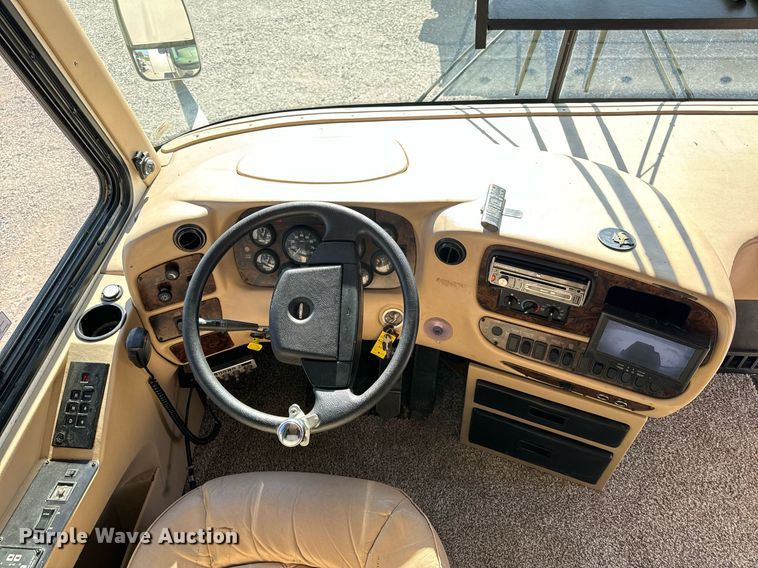 image for item EH6711 2003 Newmar Kountry Star RV