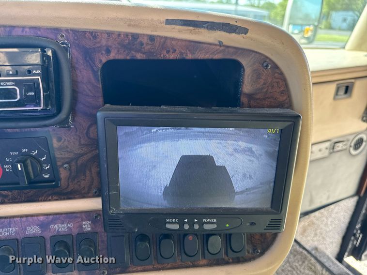 image for item EH6711 2003 Newmar Kountry Star RV