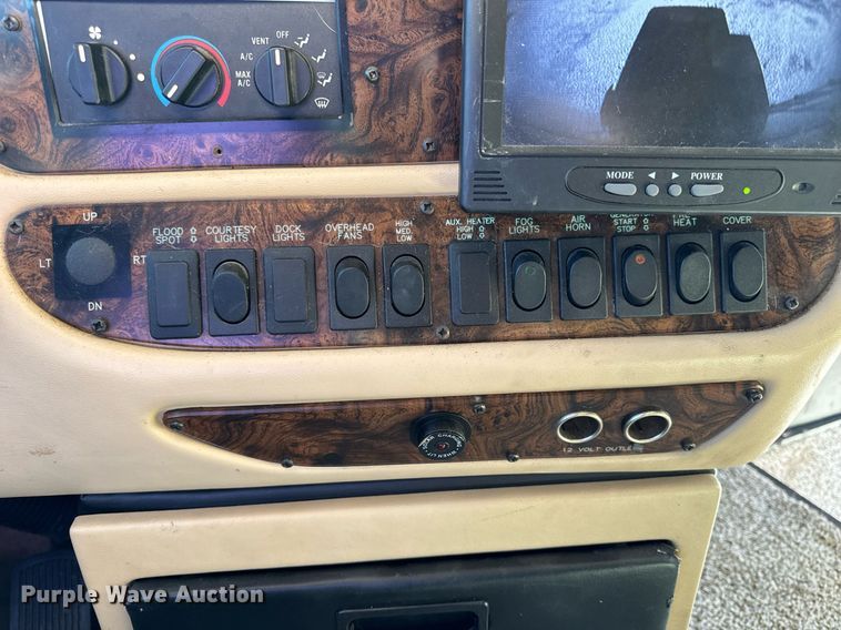 image for item EH6711 2003 Newmar Kountry Star RV