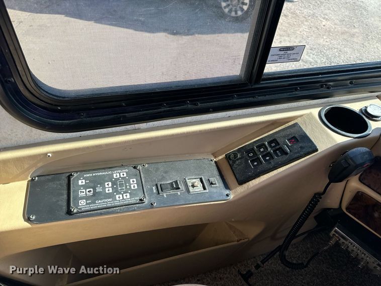 image for item EH6711 2003 Newmar Kountry Star RV