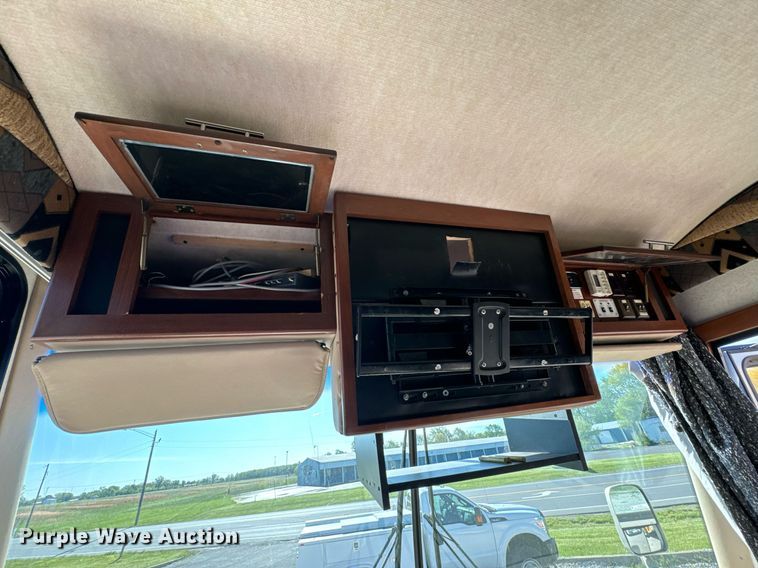 image for item EH6711 2003 Newmar Kountry Star RV