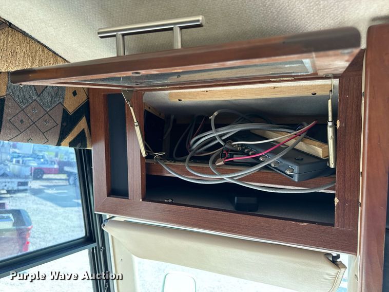 image for item EH6711 2003 Newmar Kountry Star RV