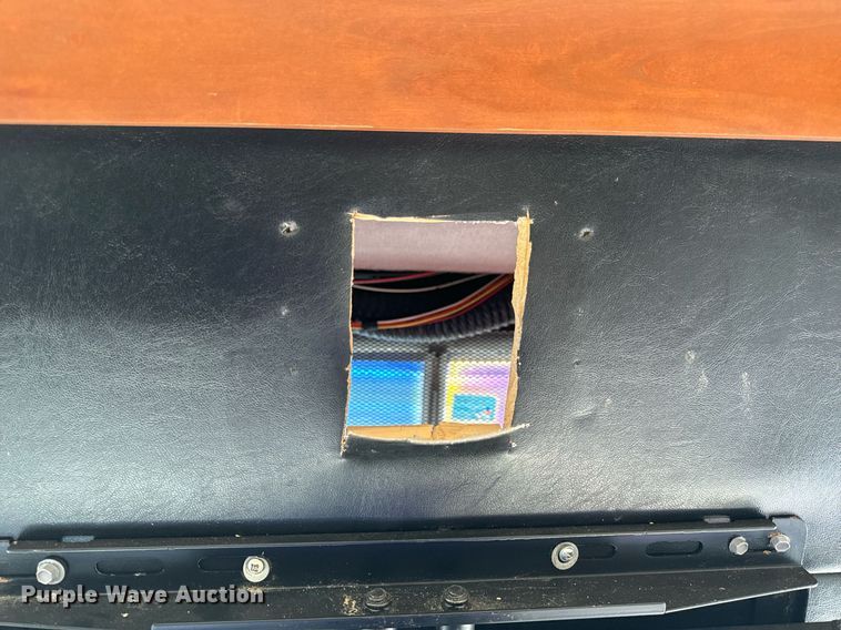 image for item EH6711 2003 Newmar Kountry Star RV